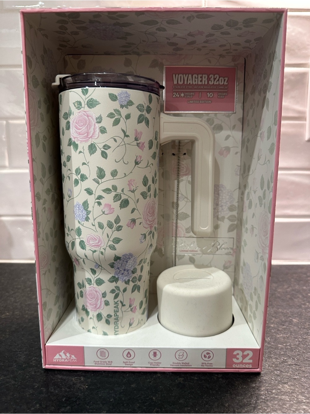 HydraPeak Voyager 32oz Floral Tumbler - Cream with Pink & Green Rose Pattern